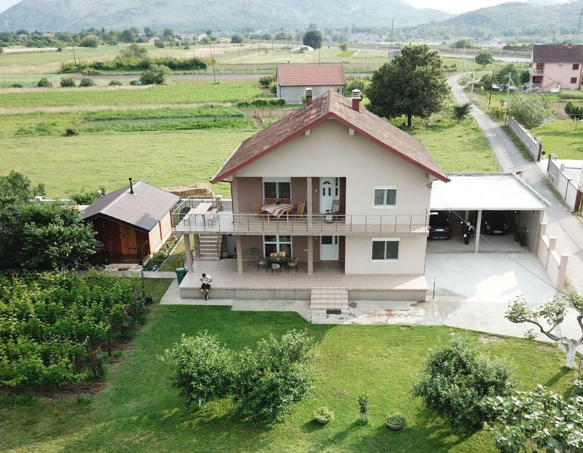 Eko Apartmani Krackovic Golubovci Exterior photo