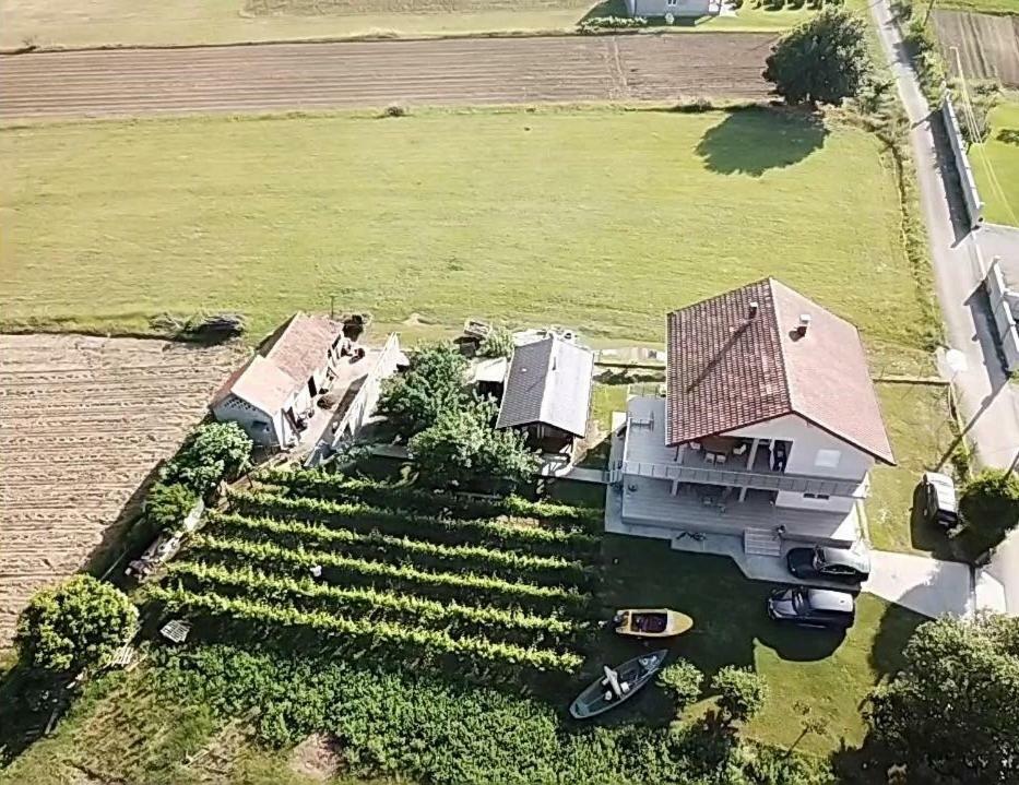 Eko Apartmani Krackovic Golubovci Exterior photo