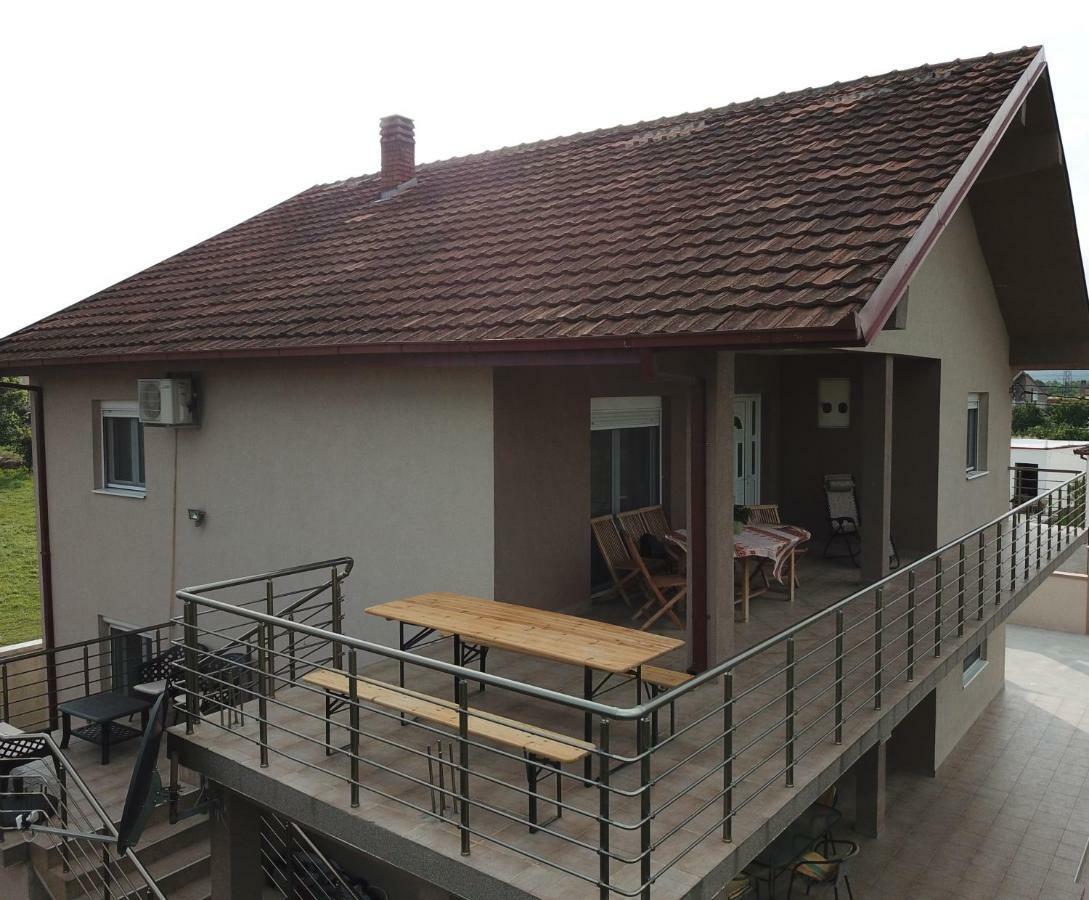 Eko Apartmani Krackovic Golubovci Exterior photo