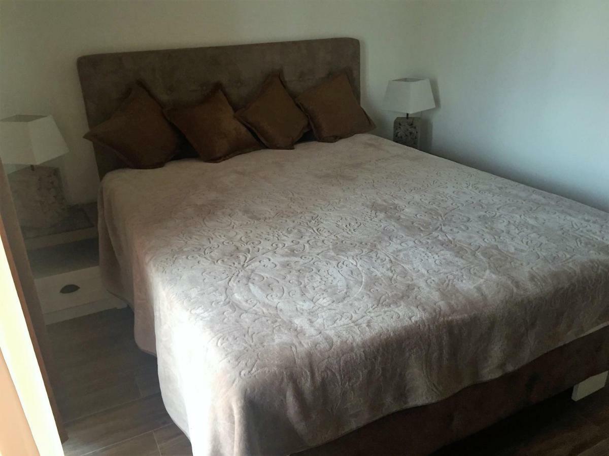 Eko Apartmani Krackovic Golubovci Exterior photo