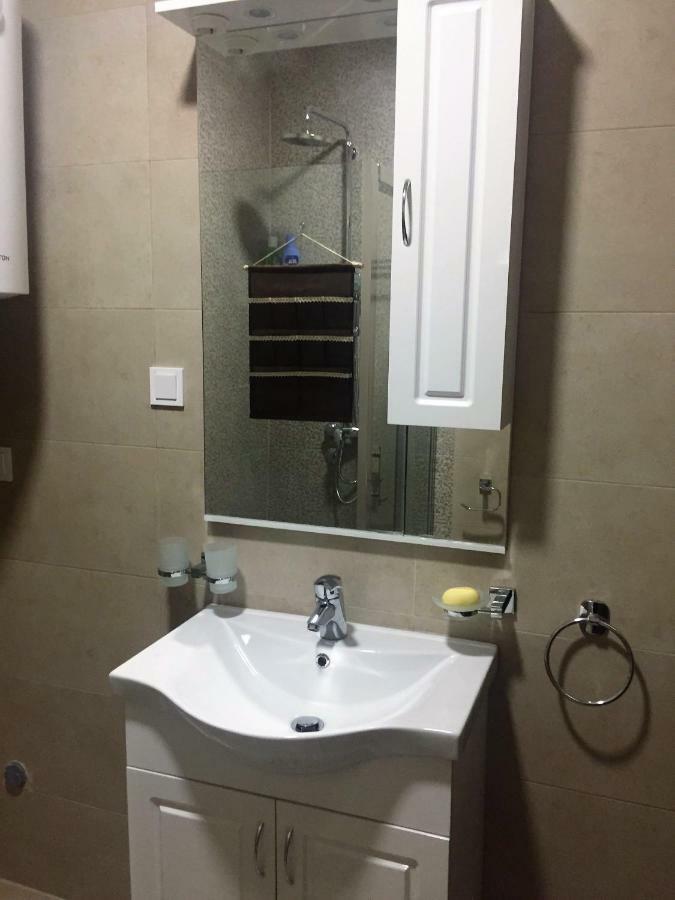 Eko Apartmani Krackovic Golubovci Exterior photo