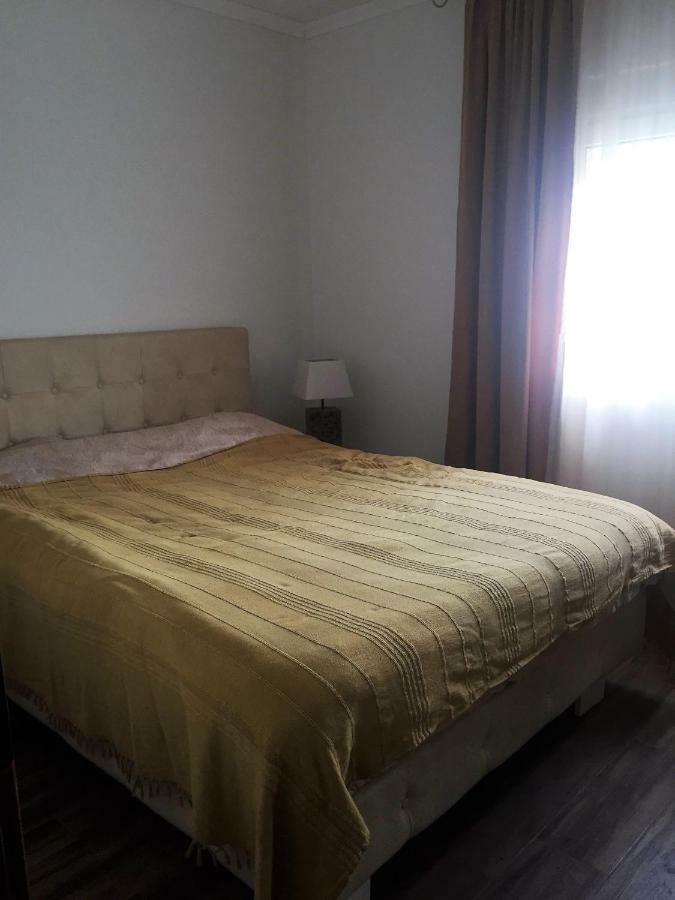 Eko Apartmani Krackovic Golubovci Exterior photo